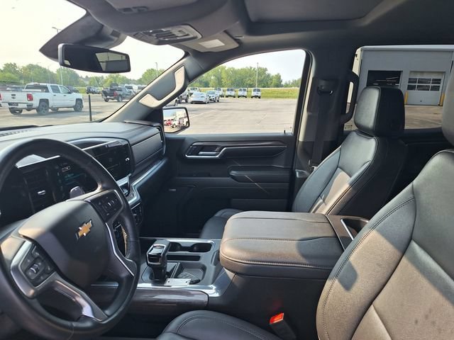 Used 2024 Chevrolet Silverado 1500 LTZ w/ LTZ Premium Package AWD/4WD image 11
