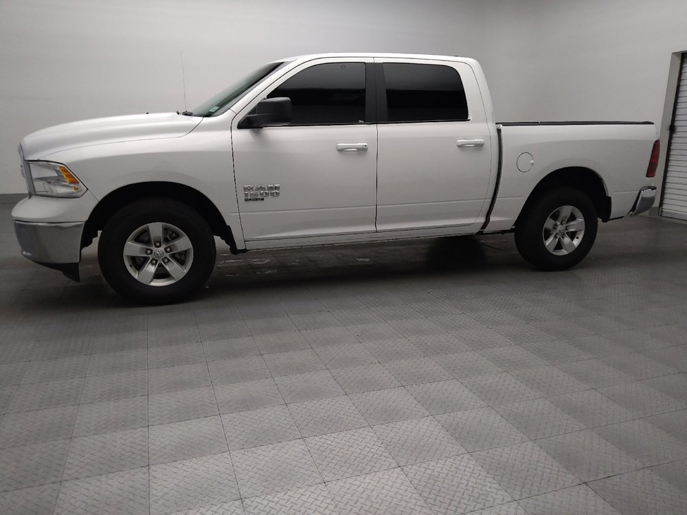 Used 2021 RAM 1500 Classic SLT image 2