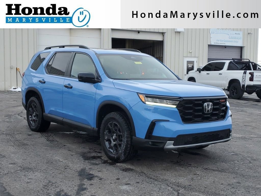 Used 2025 Honda Pilot TrailSport image 1