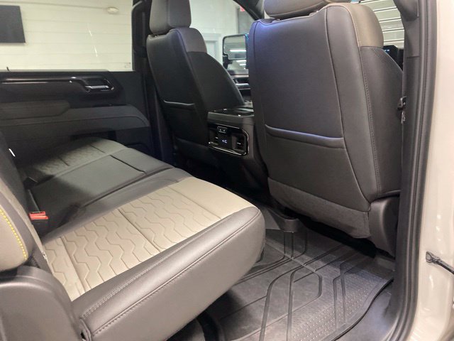 Used 2026 Chevrolet Silverado 2500 ZR2 AWD/4WD image 11