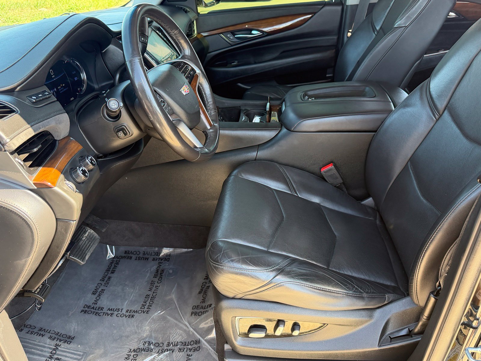 Used 2020 Cadillac Escalade Luxury AWD/4WD image 35