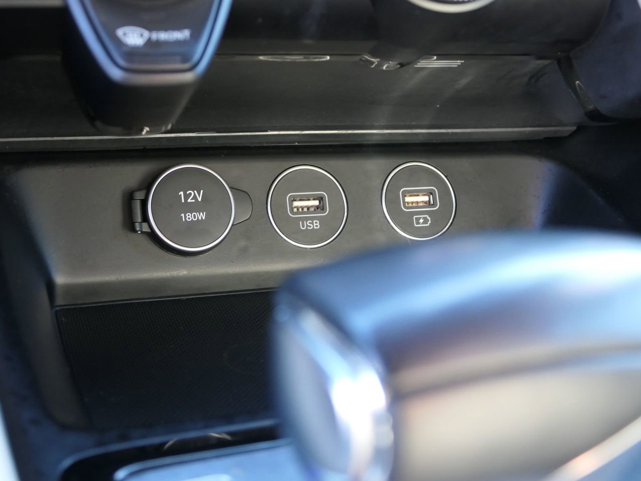 Used 2022 Genesis G70 2.0T image 23