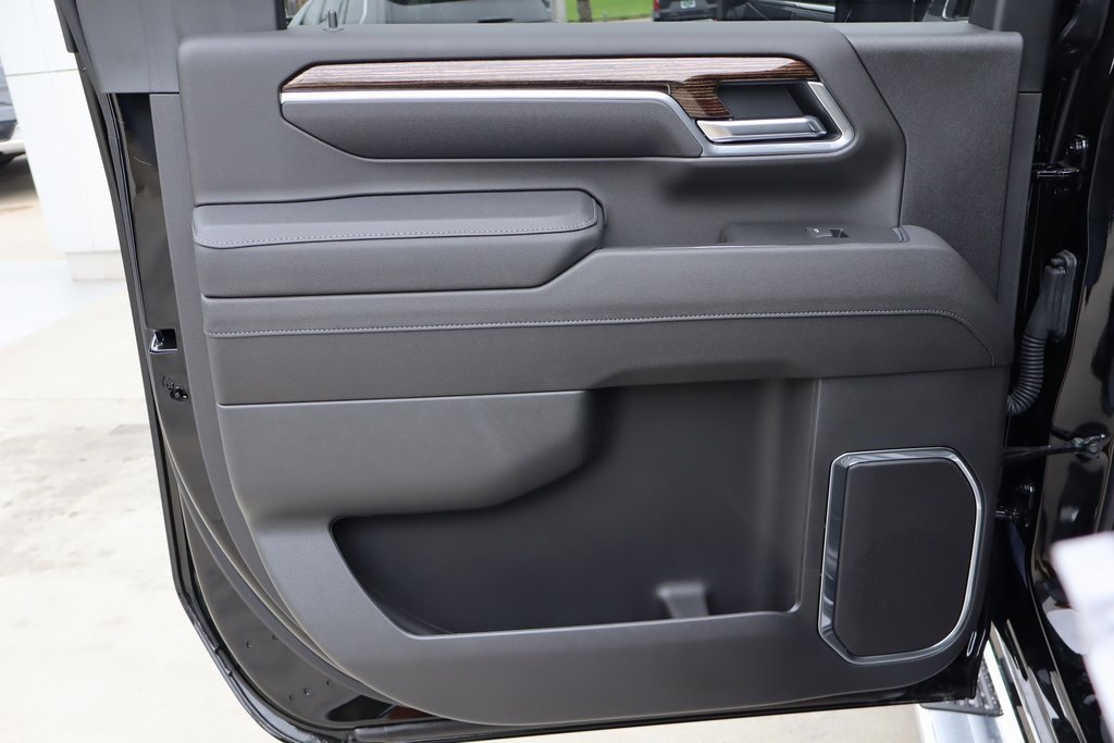 New 2025 GMC Sierra 2500 SLE w/ SLE Value Package; image 19