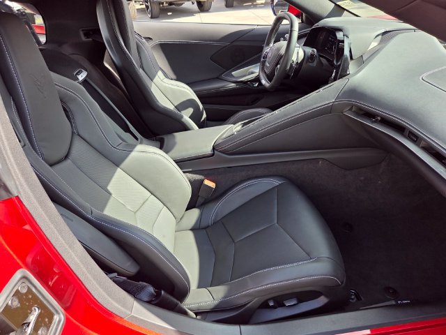Used 2025 Chevrolet Corvette Z06 RWD image 14