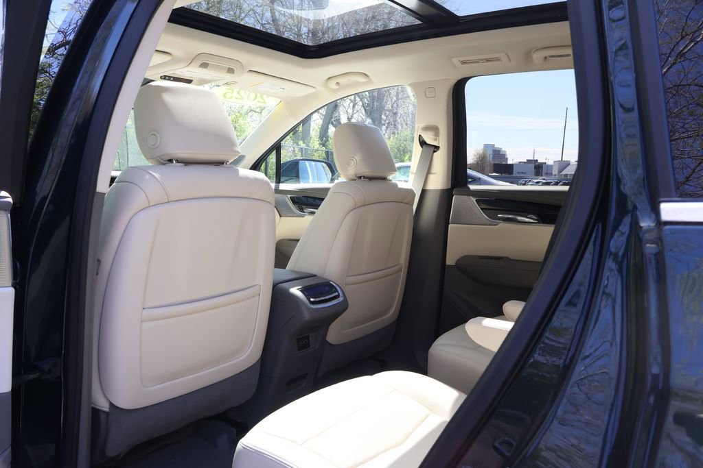 Used 2025 Cadillac XT6 Premium Luxury w/ Technology Package image 50