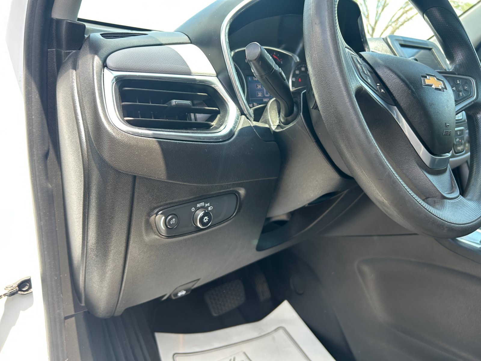 Used 2022 Chevrolet Equinox LT FWD image 12