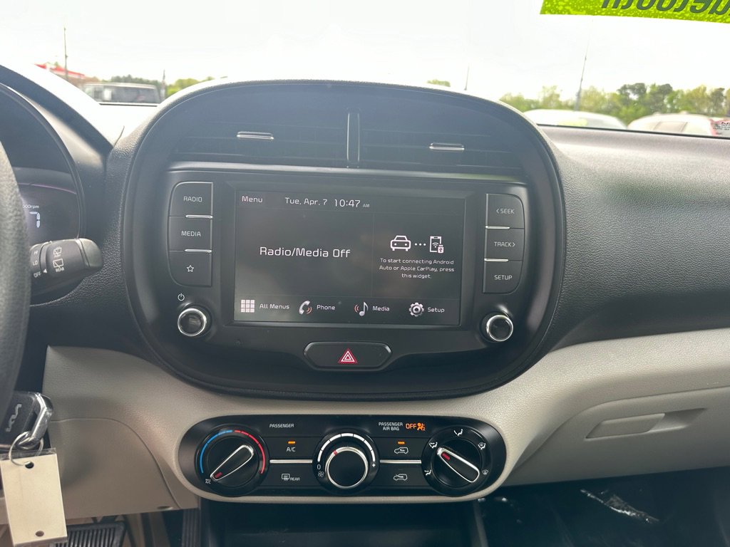 Used 2023 Kia Soul LX w/ LX Technology Package image 15