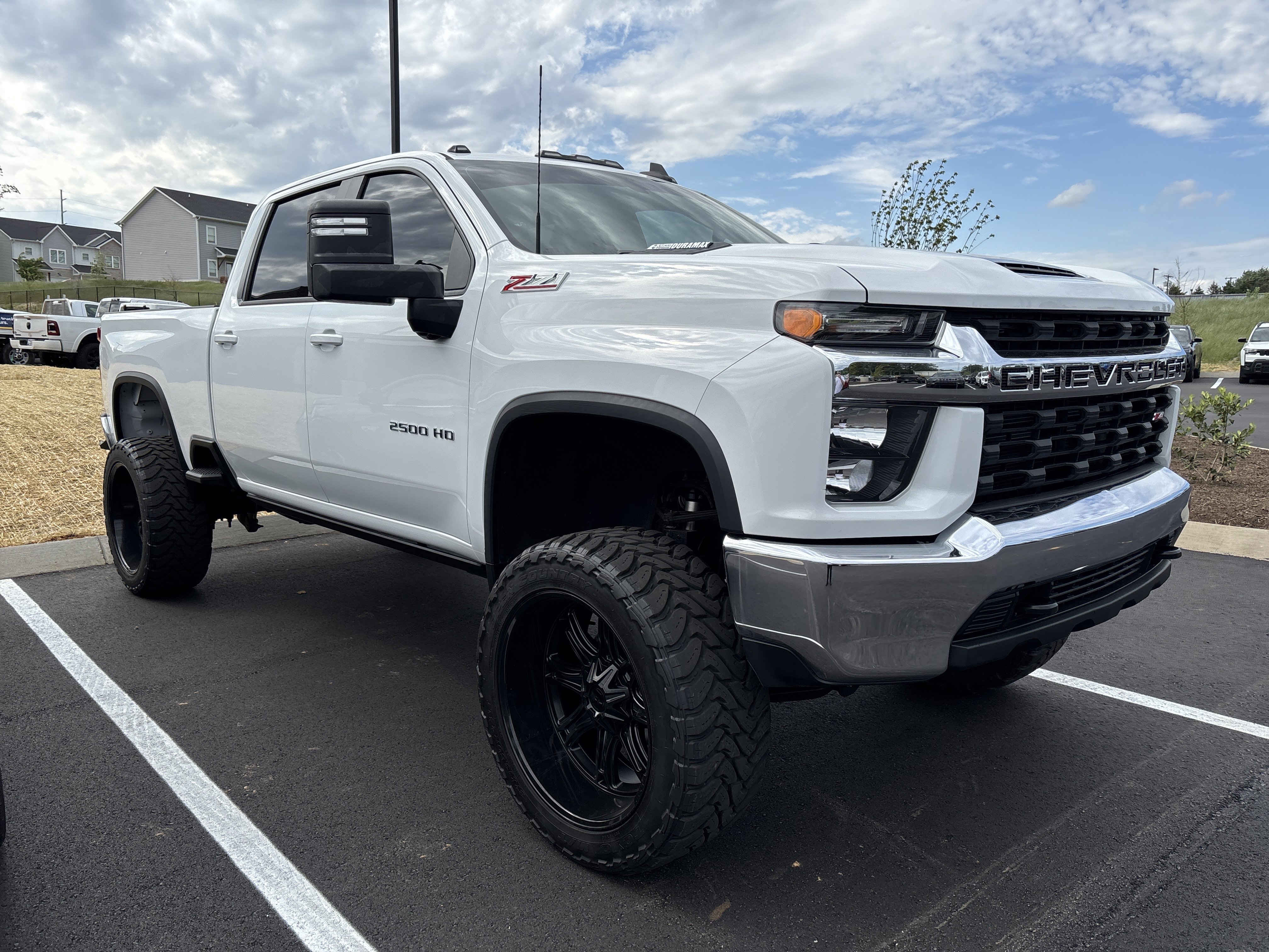 Used 2020 Chevrolet Silverado 2500 LT AWD/4WD image 3