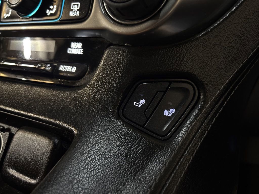 Used 2015 Chevrolet Suburban LT AWD/4WD image 30