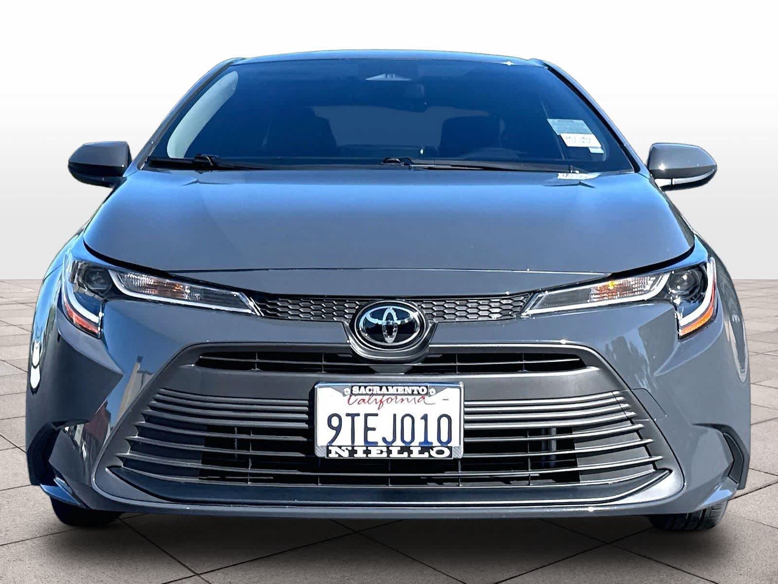 Used 2025 Toyota Corolla LE FWD image 3