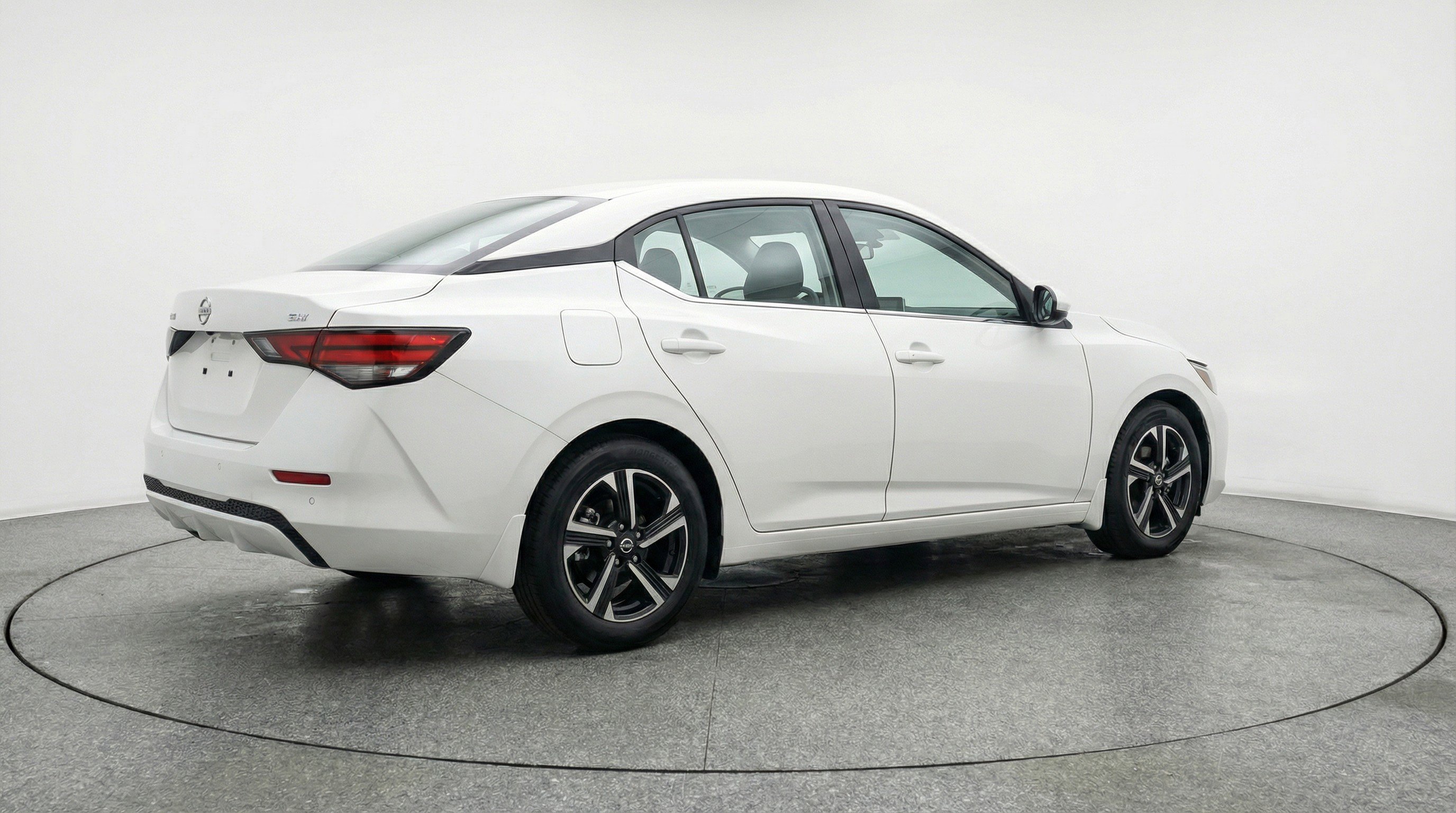 Used 2025 Nissan Sentra SV image 9