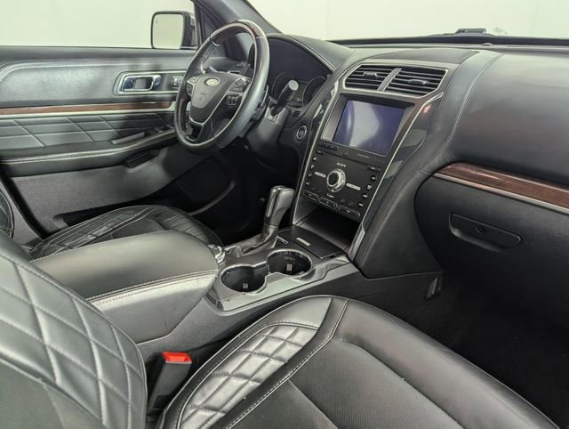 Used 2019 Ford Explorer Platinum image 25