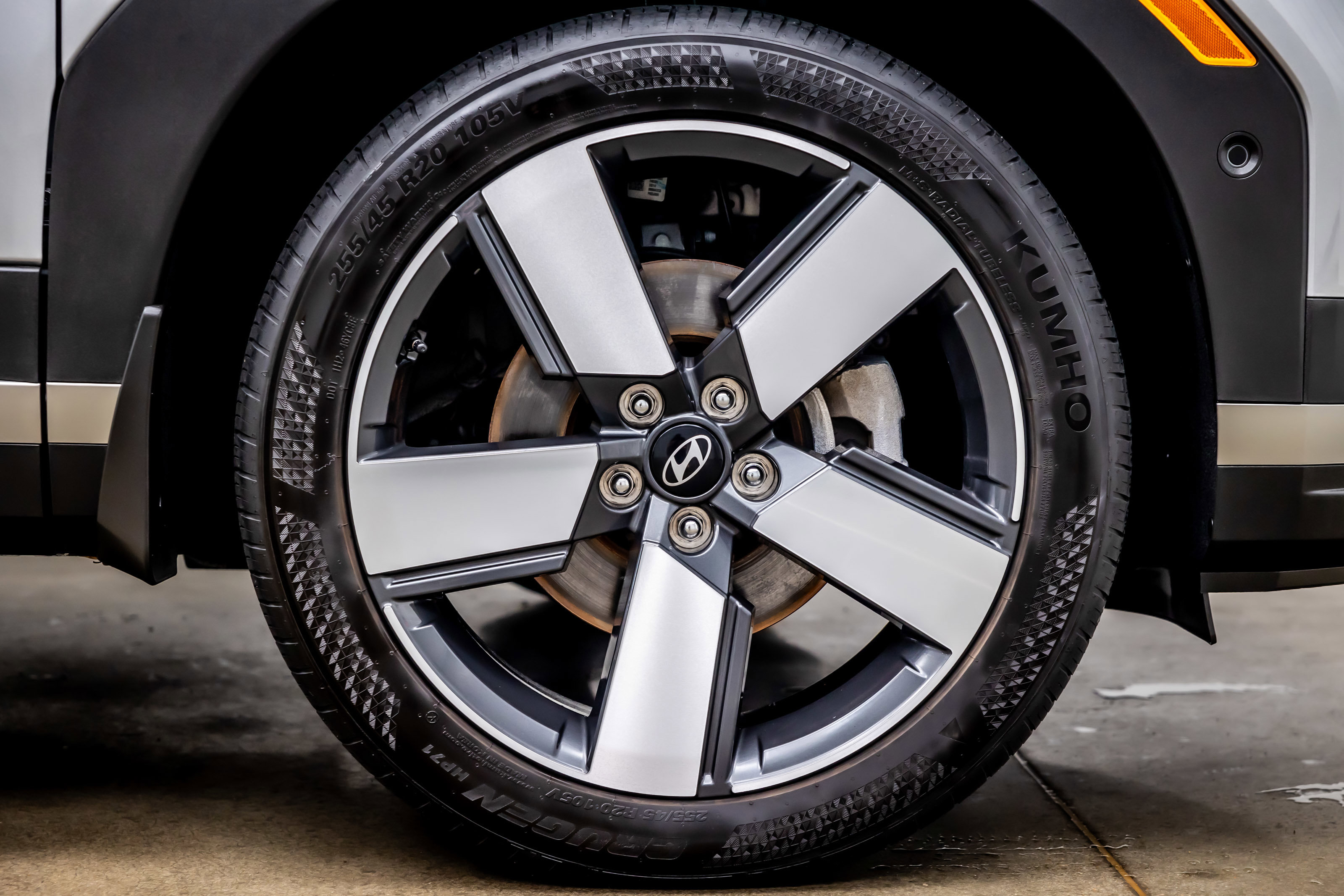 Used 2024 Hyundai Santa Fe Limited image 34