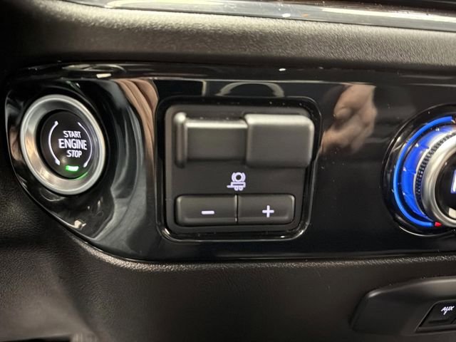 Used 2024 GMC Sierra 3500 SLE image 25