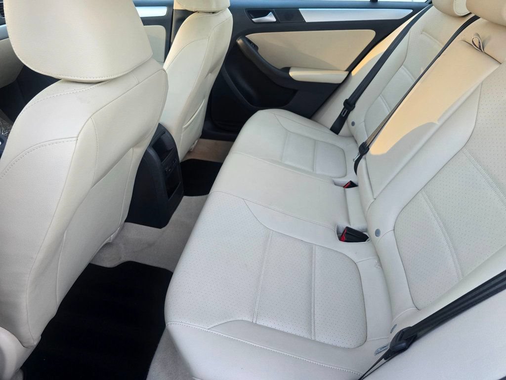 Used 2014 Volkswagen Jetta SE FWD image 11