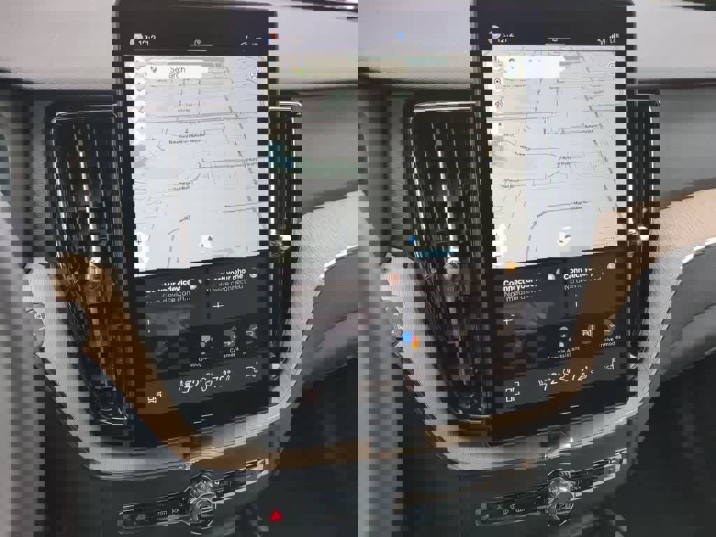 New 2026 Volvo XC60 B5 Plus w/ Protection Package Premier image 26