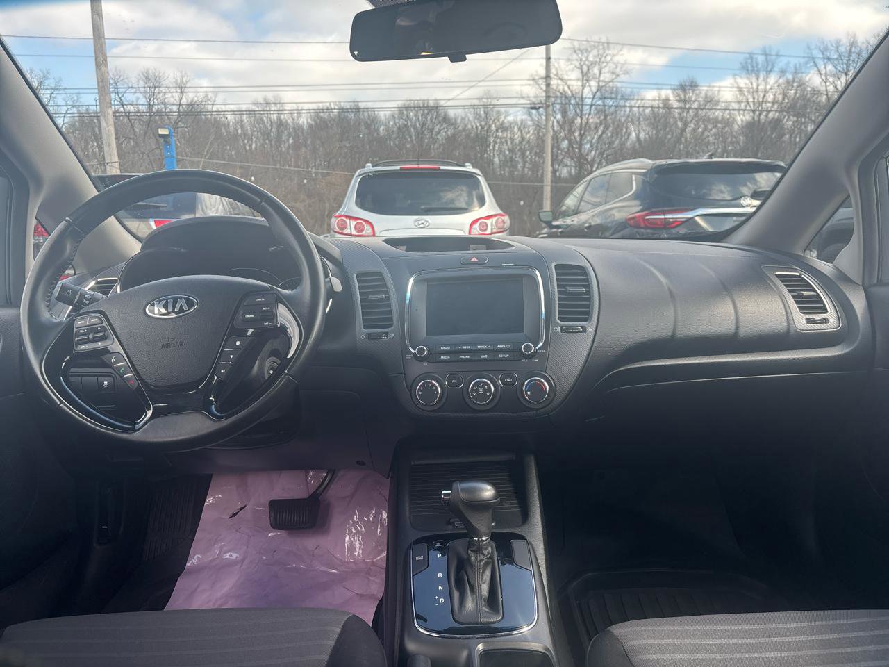 Used 2018 Kia Forte S image 32