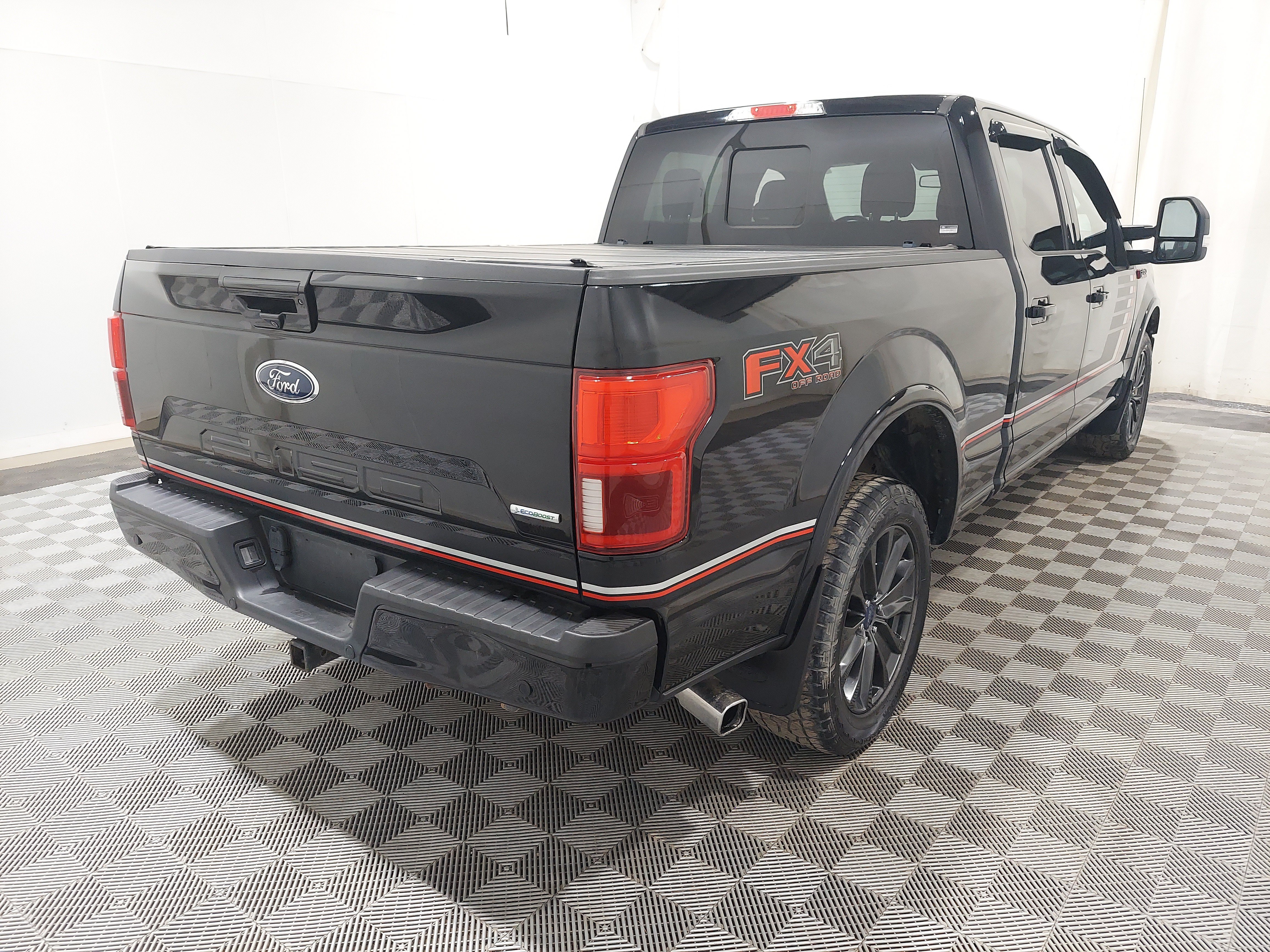 Used 2018 Ford F150 Lariat w/ Equipment Group 502A Luxury AWD/4WD image 3