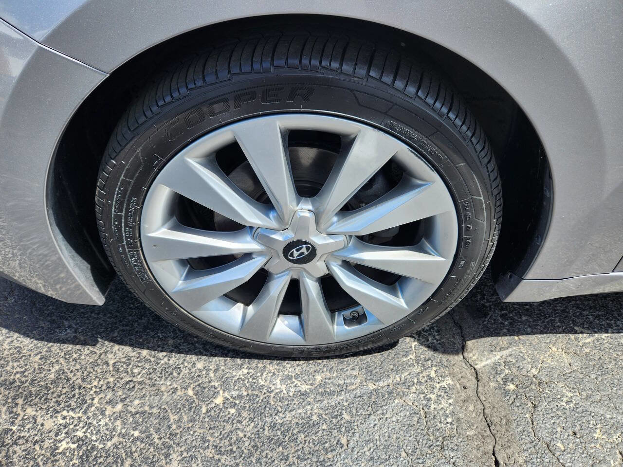 Used 2014 Hyundai Azera Limited w/ Option Group 02 FWD image 7