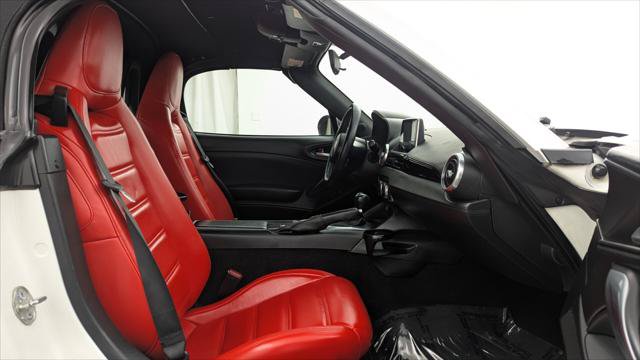 Used 2018 FIAT 124 Spider Lusso RWD image 17