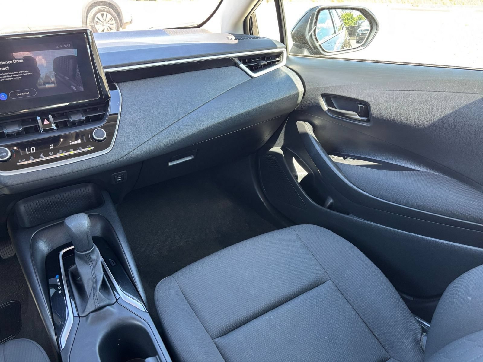 Used 2025 Toyota Corolla LE FWD image 34