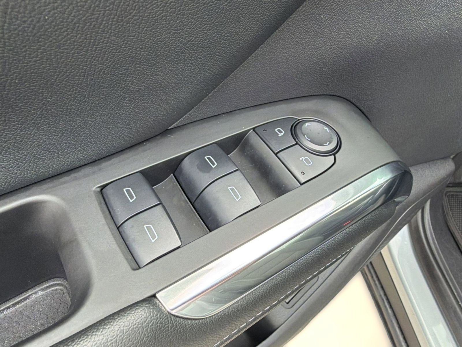 Used 2024 Chevrolet Traverse LS FWD image 19
