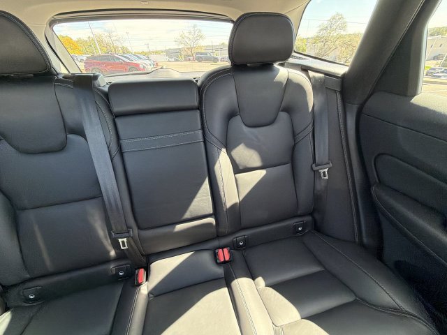 Used 2022 Volvo XC60 B6 Inscription w/ Protection Package Premier AWD/4WD image 17