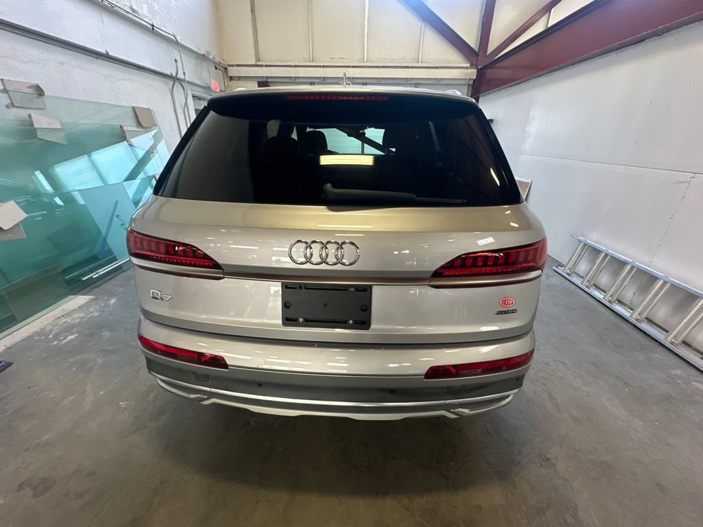 Used 2021 Audi Q7 2.0T Premium Plus AWD/4WD image 4