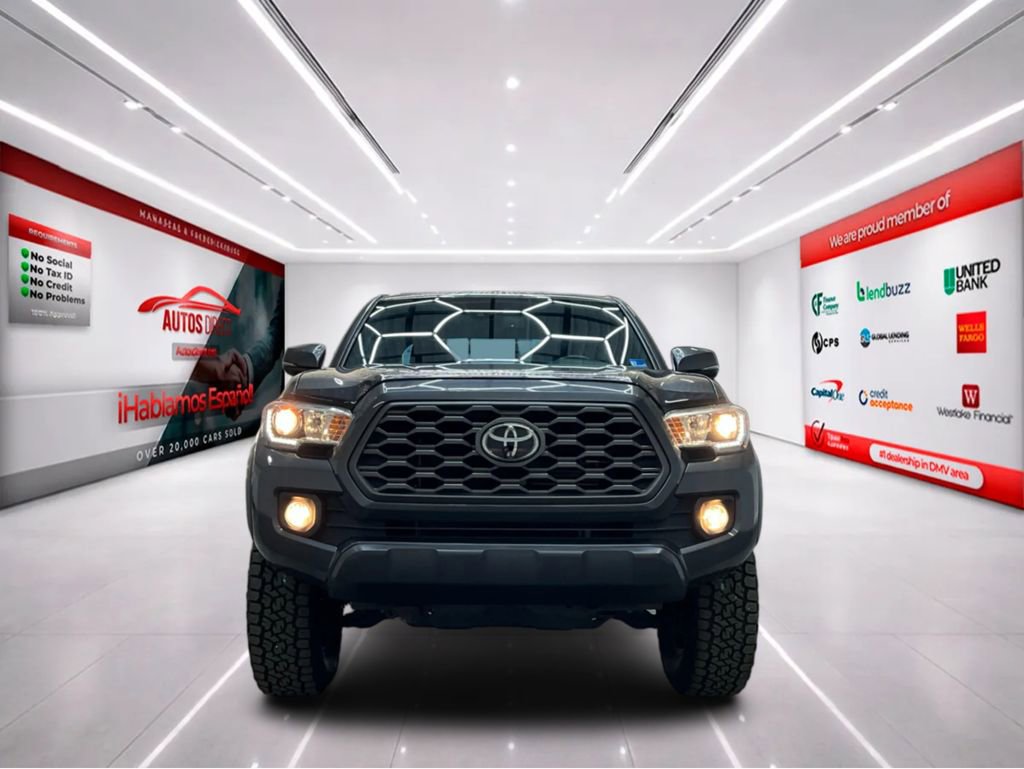 Used 2020 Toyota Tacoma TRD Off-Road w/ Technology Package AWD/4WD image 2