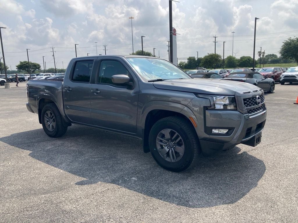 Used 2025 Nissan Frontier SV w/ SV Convenience Package RWD image 3