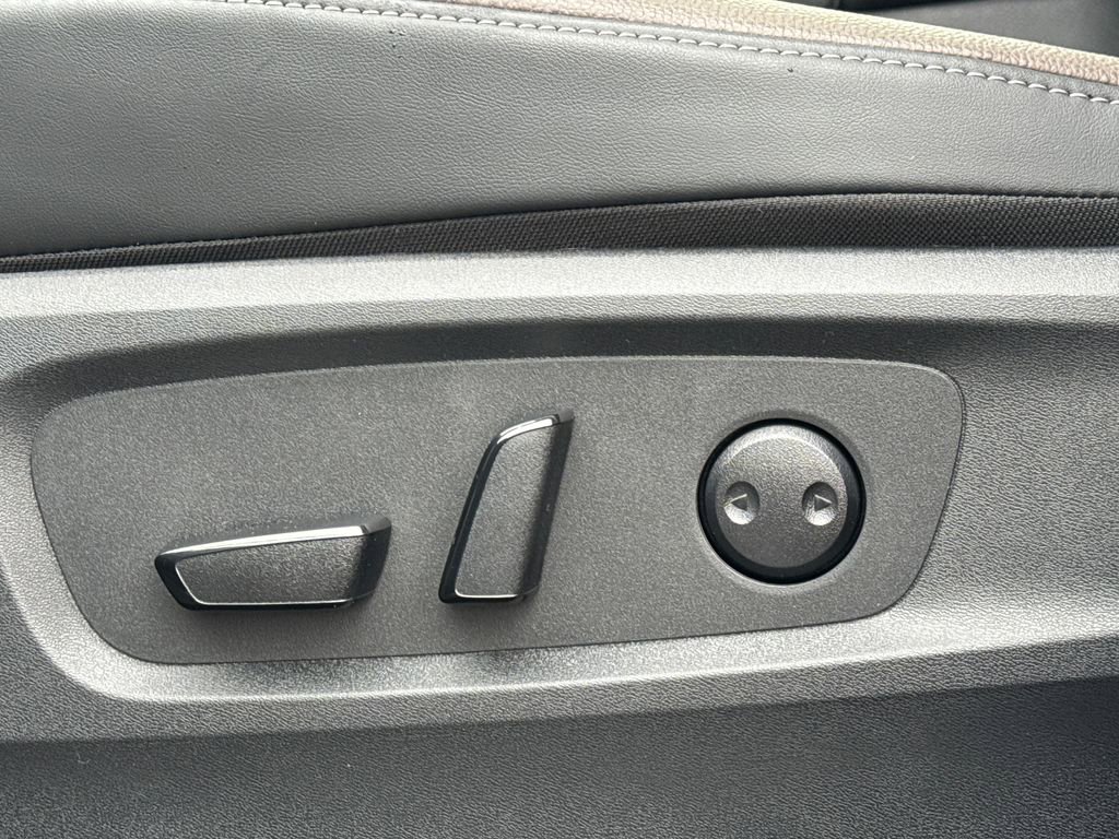 New 2026 Nissan Pathfinder Platinum image 32