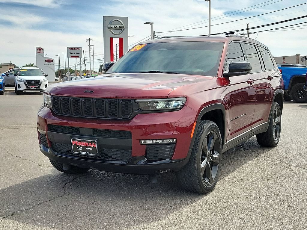 Used 2024 Jeep Grand Cherokee L Limited w/ Black Appearance Package AWD/4WD image 4