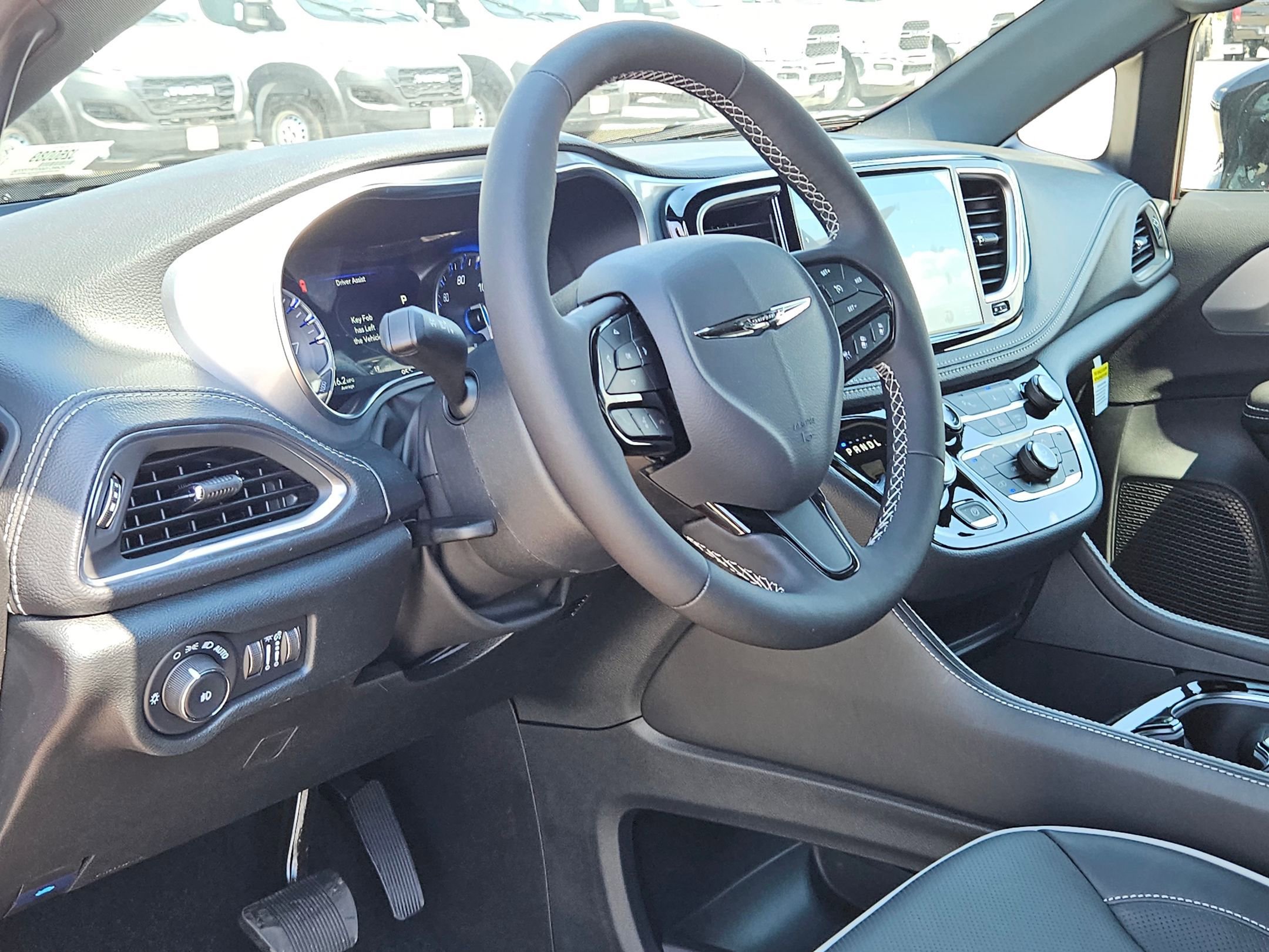 New 2026 Chrysler Pacifica Limited w/ S Appearance Package image 10