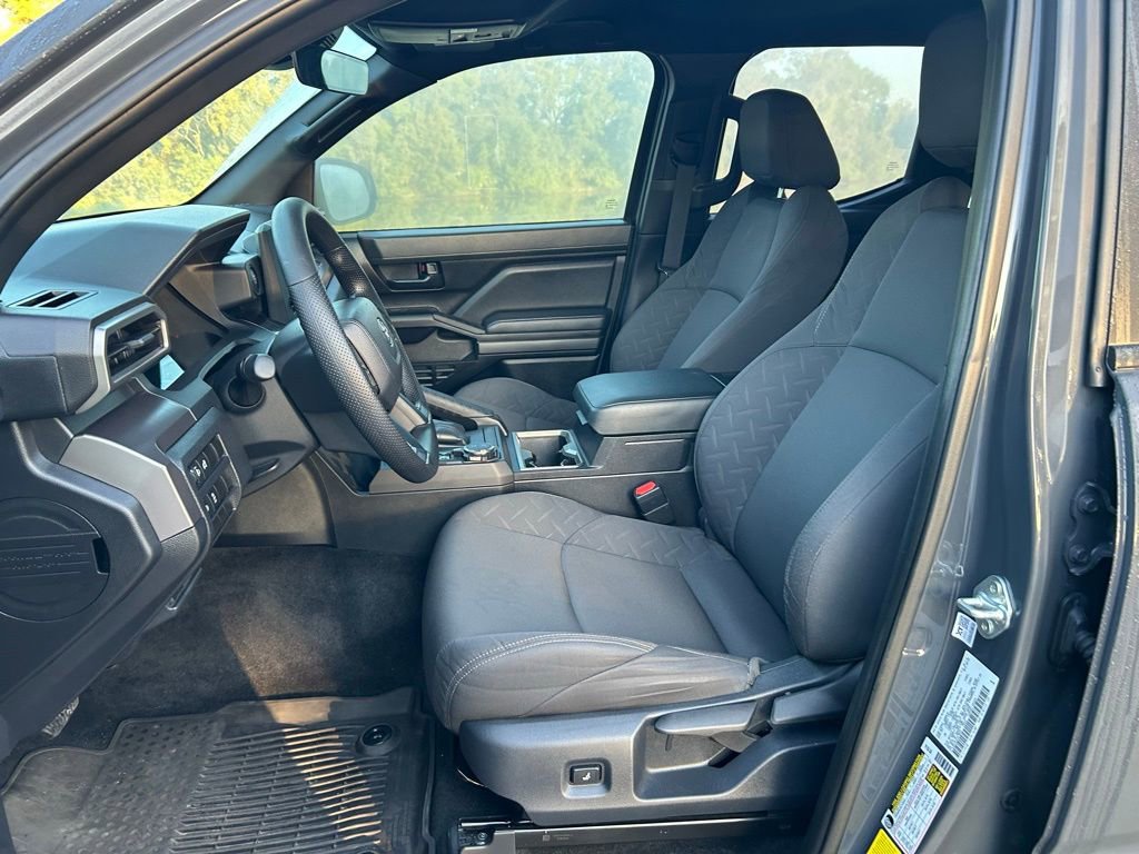 Certified 2025 Toyota Tacoma SR5 AWD/4WD image 14