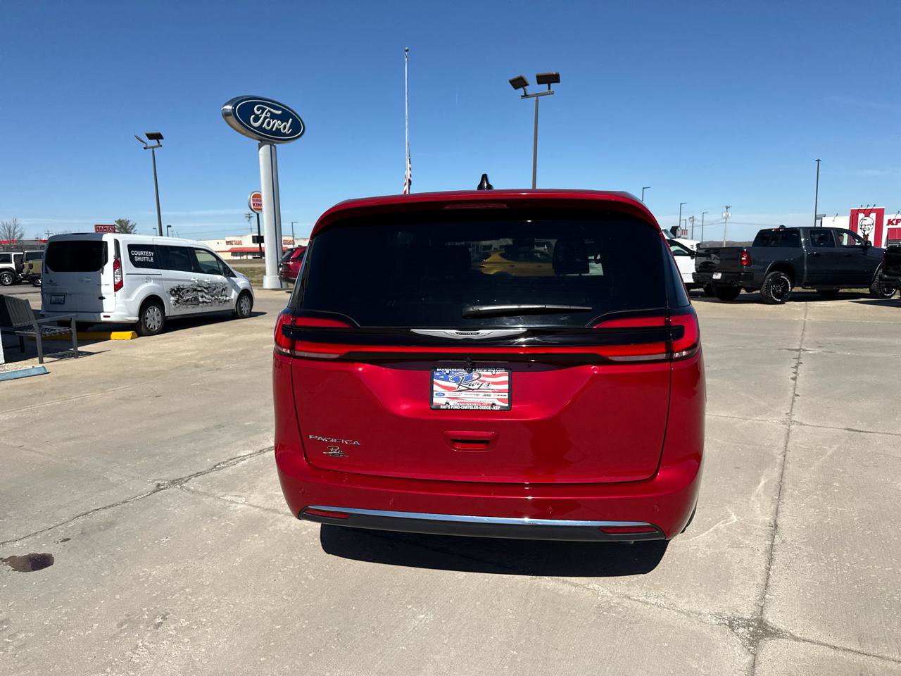 New 2026 Chrysler Pacifica Select image 9