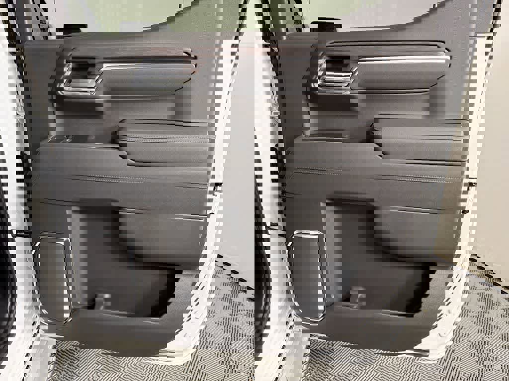 New 2026 GMC Sierra 1500 SLT w/ SLT Premium Plus Package AWD/4WD image 17