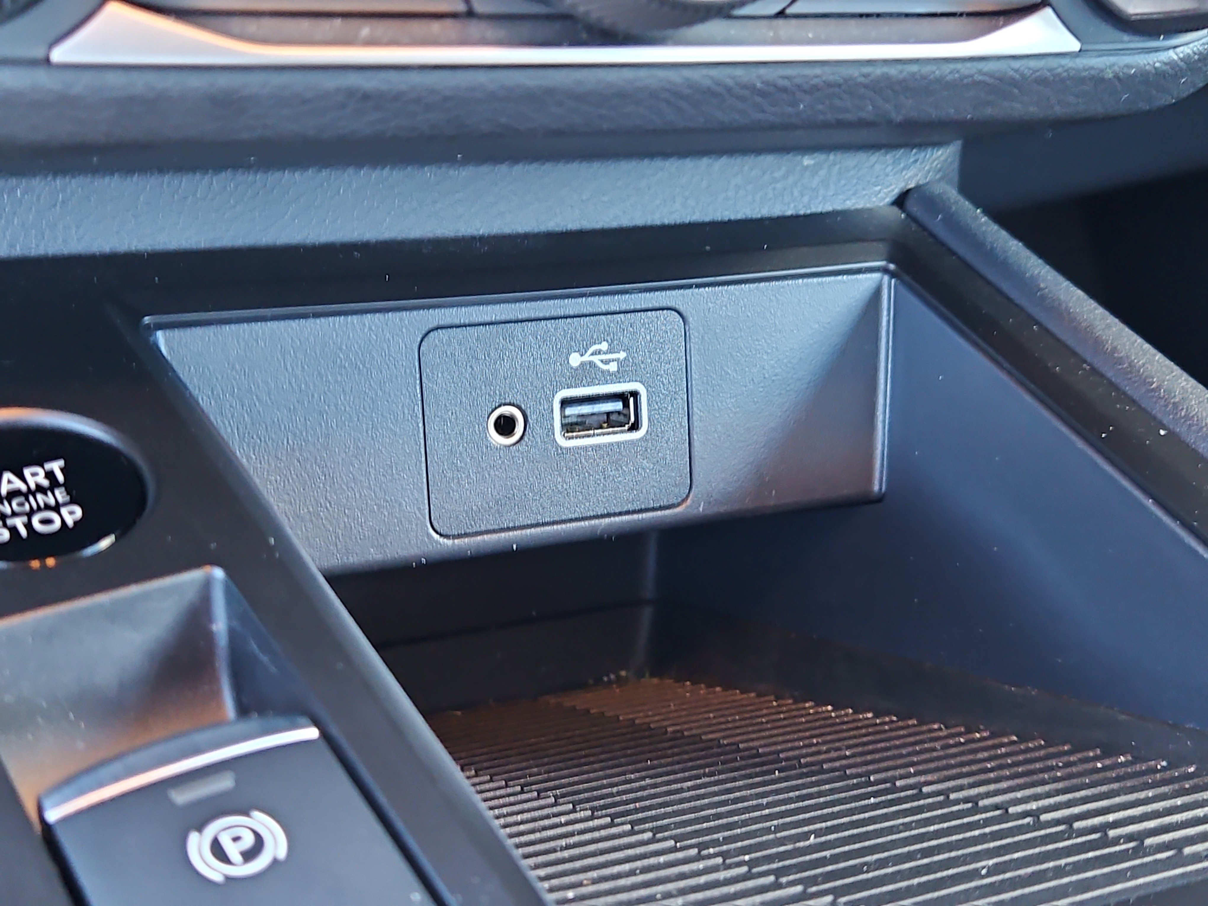 Used 2025 Nissan Kicks S FWD image 22