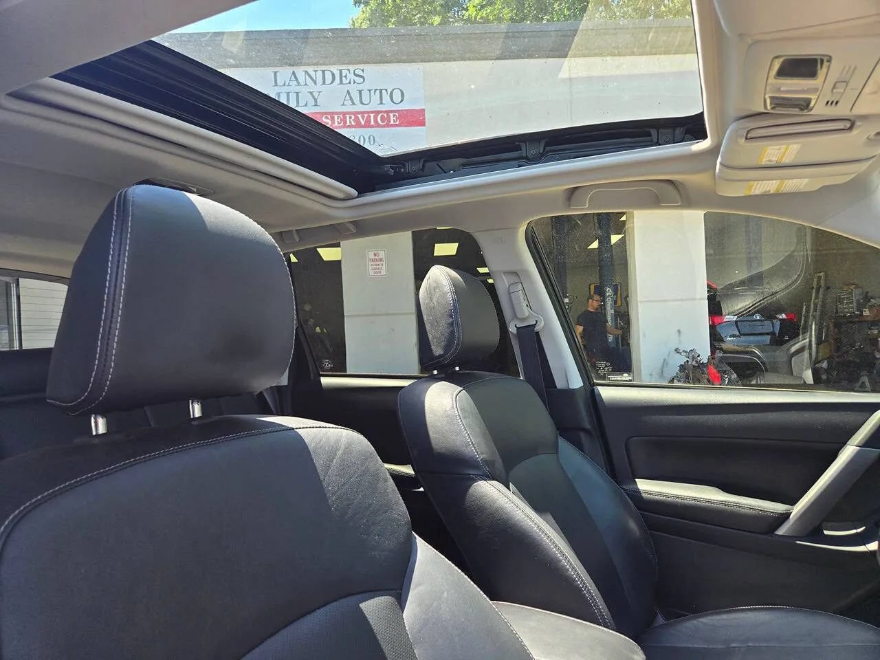 Used 2014 Subaru Forester 2.5i Limited AWD/4WD image 9