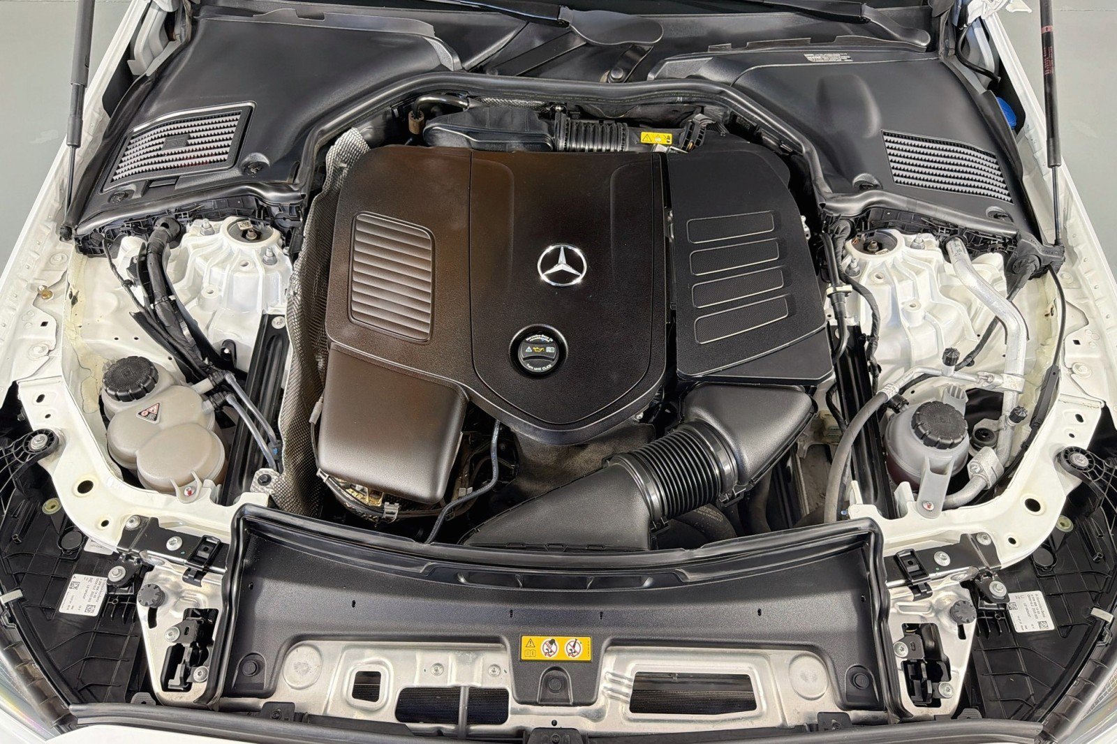 Used 2022 Mercedes-Benz C 300 Sedan image 11