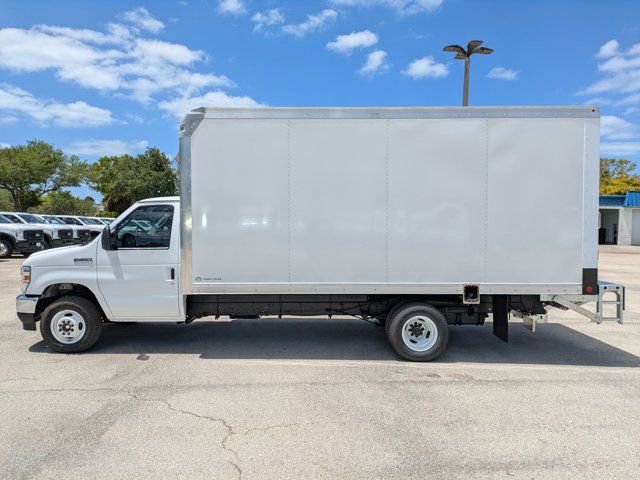New 2026 Ford E-450 and Econoline 450 Super Duty w/ Power Equipment Group RWD image 3