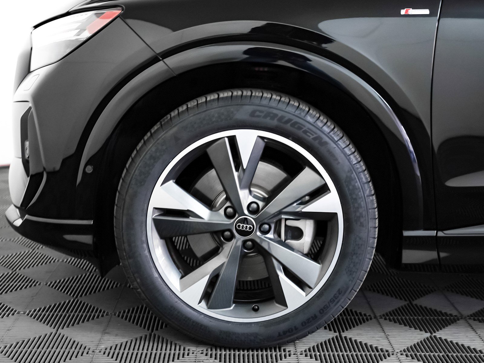 Used 2024 Audi Q4 e-tron Prestige w/ Black Optic Package image 6