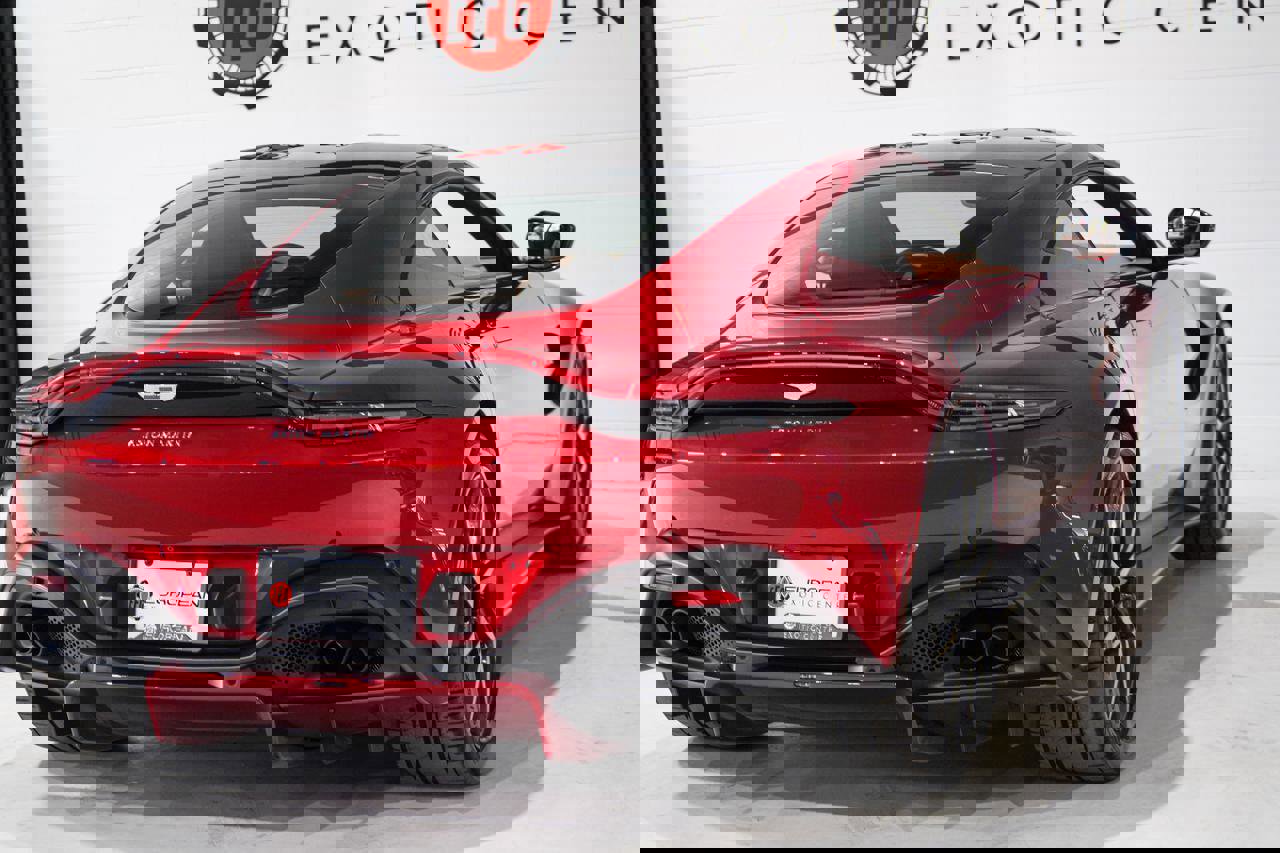 Used 2020 Aston Martin V8 Vantage Coupe image 35