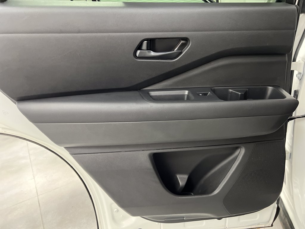 Used 2024 Nissan Pathfinder SV FWD image 19