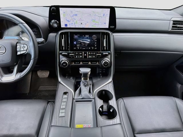 Used 2025 Lexus LX 600 4WD w/ Accessory Package (2T) image 20