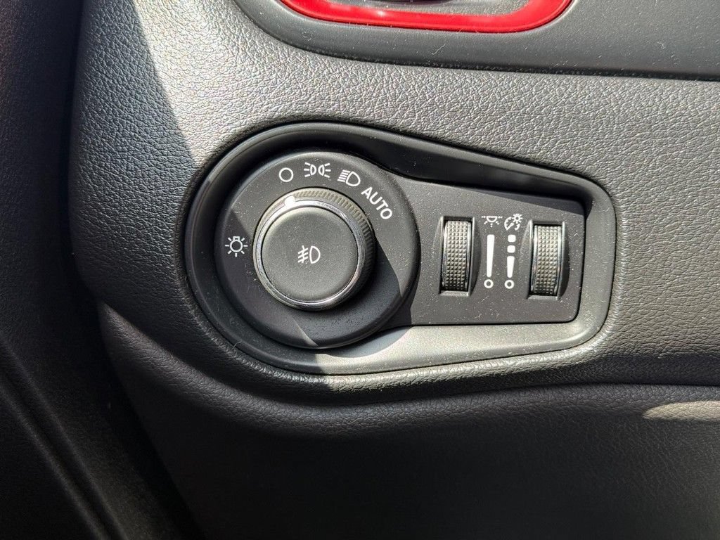 Certified 2020 Jeep Renegade Trailhawk AWD/4WD image 21