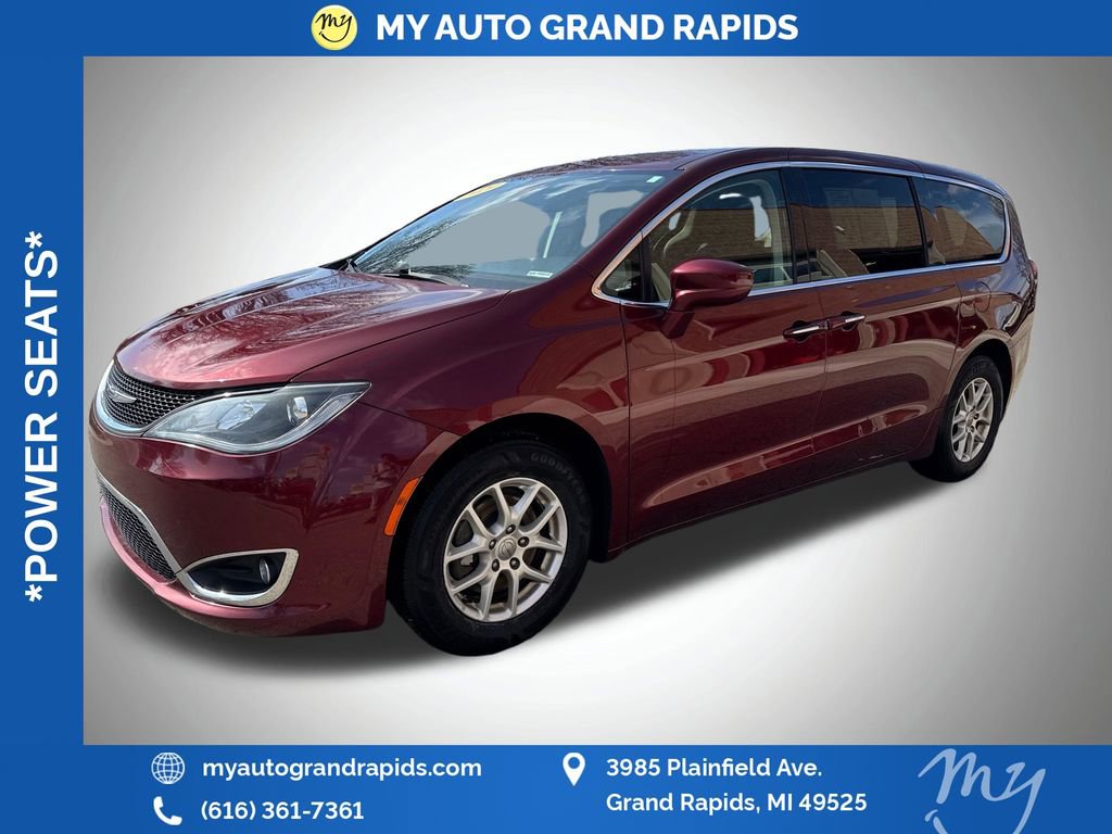 Used 2020 Chrysler Pacifica Touring w/ Cold Weather Group FWD image 3