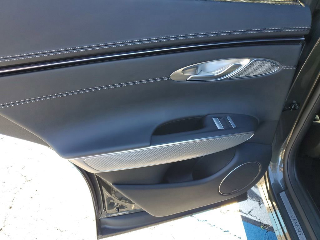 Used 2025 Genesis GV70 2.5T w/ Sport Prestige Package image 17