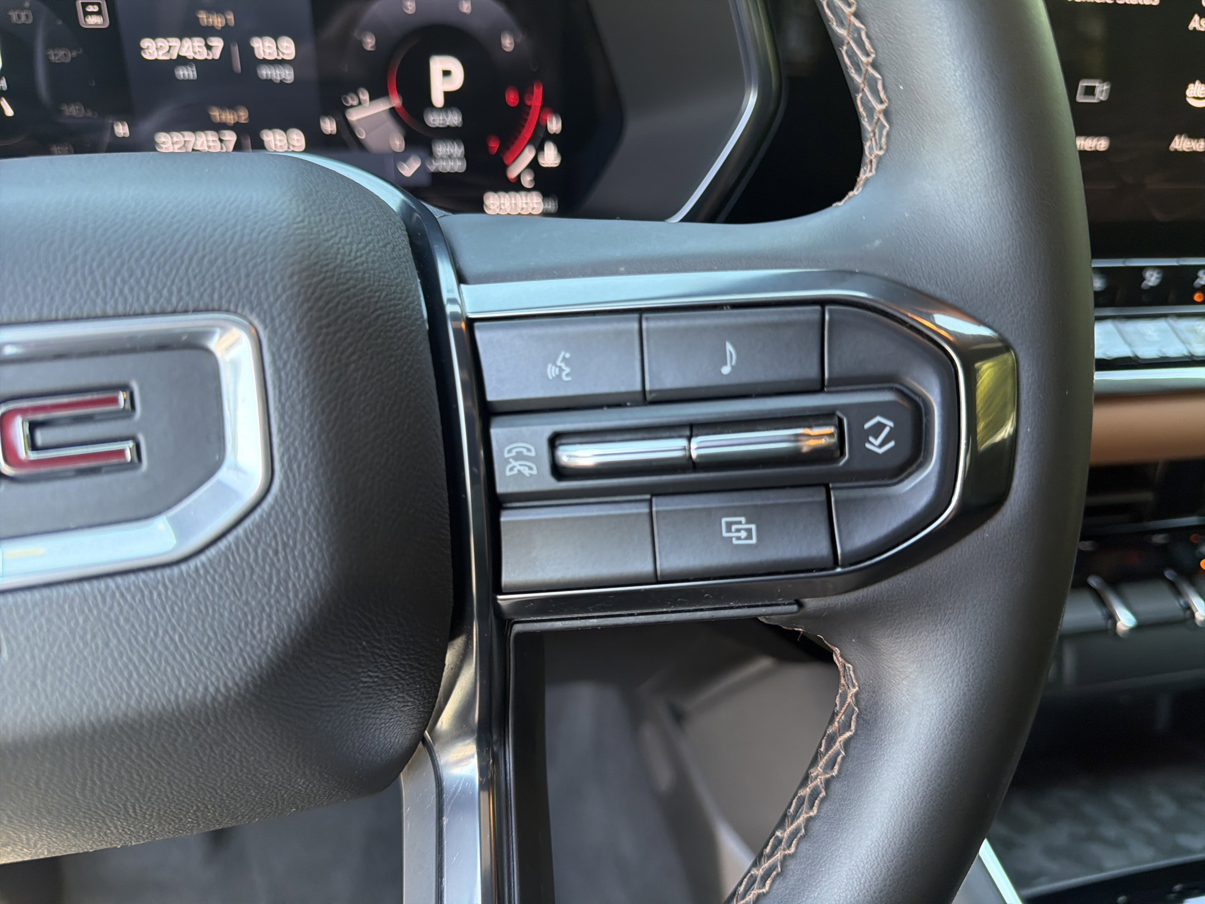 Used 2024 GMC Canyon AT4 w/ Technology Package AWD/4WD image 30