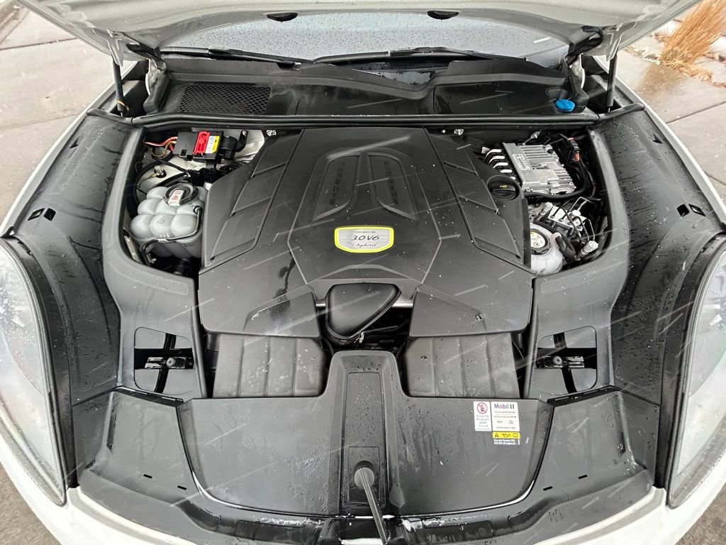 Used 2021 Porsche Cayenne E-Hybrid image 32