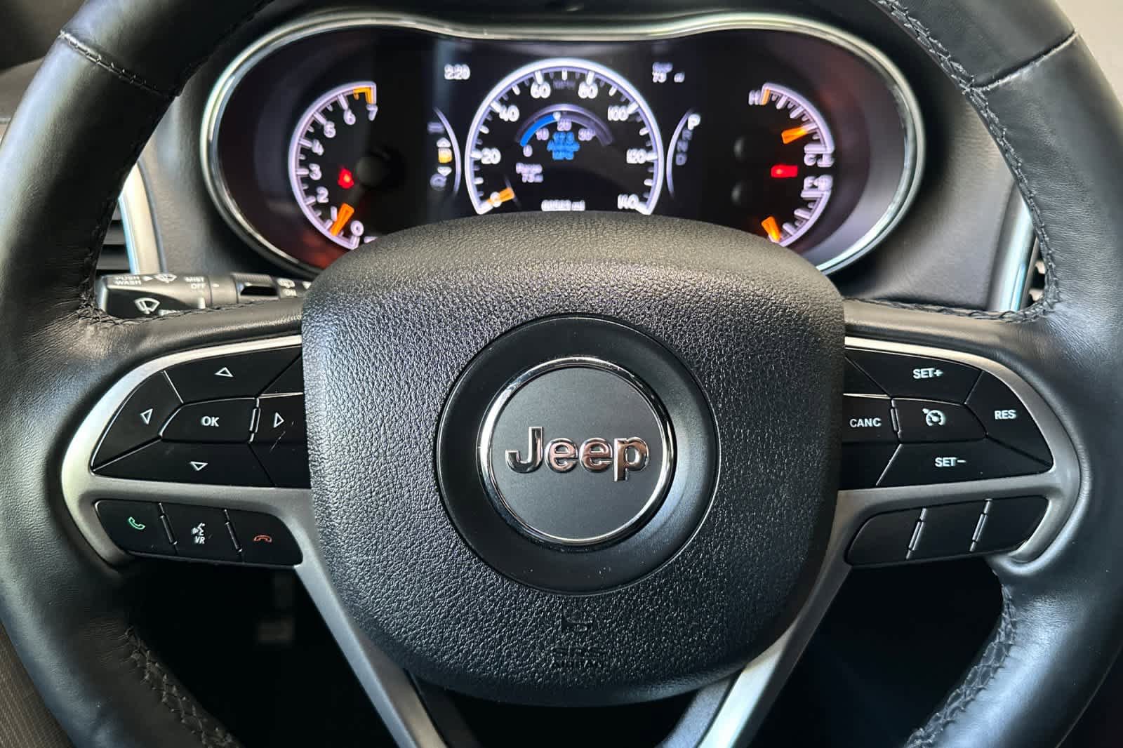 Used 2018 Jeep Grand Cherokee Altitude AWD/4WD image 25